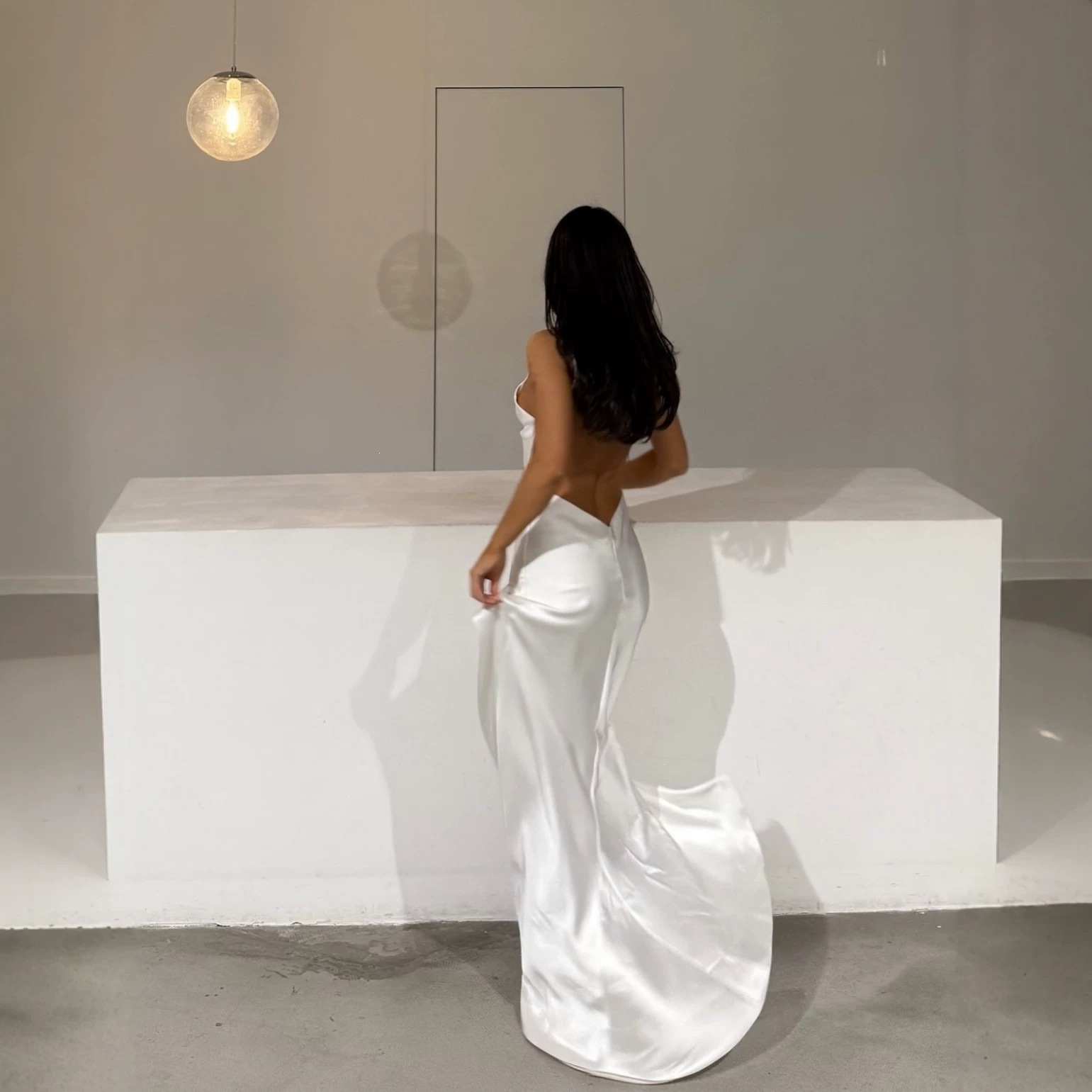 White Satin Maxi Evening Dress - đánh giá và giá Elegant Satin Evening Gown Split