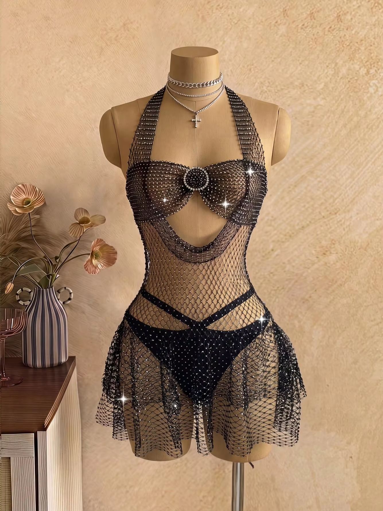 Black Rhinestone Mesh Halter D - đánh giá và giá Sparkly Rhinestone Club Party Dress